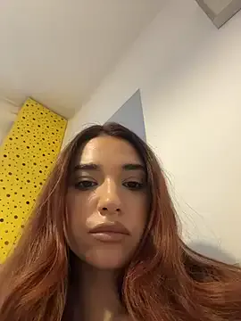 ItalianGirl from StripChat is Freechat