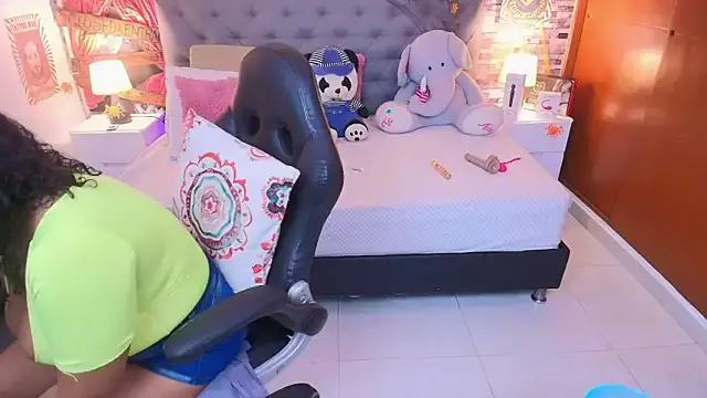 Girls: try live performances with matured performers, from dancing to quirks, in a variety of beautiful sex cams.