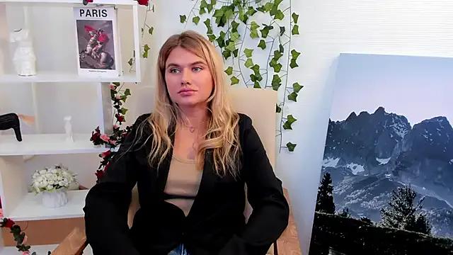 IvonneBattee from StripChat is Freechat