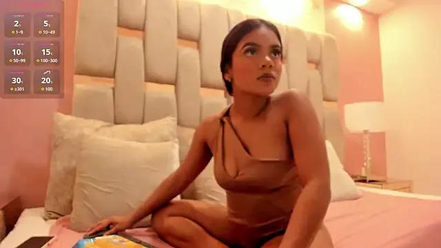 ivvymoonn from StripChat is Freechat