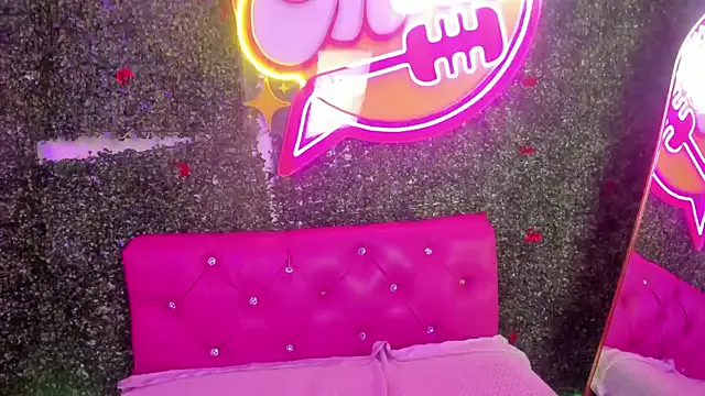 Ivy__storm from StripChat is Freechat