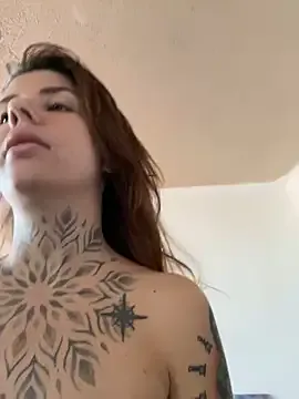 Izy_cute_ from StripChat