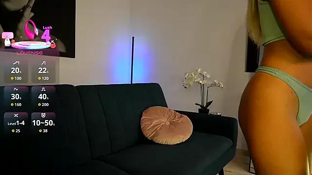 Izzy_belle from StripChat