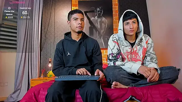 Girls: try live performances with matured performers, from dancing to quirks, in a variety of beautiful sex cams.