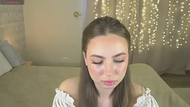 JackieMoonn from StripChat is Freechat