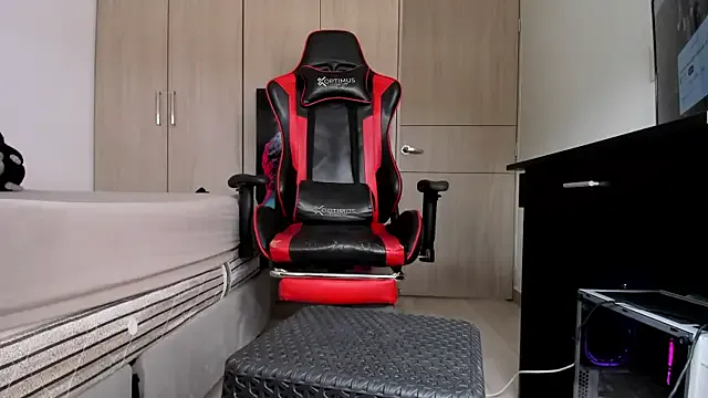 Girls: try live performances with matured performers, from dancing to quirks, in a variety of beautiful sex cams.