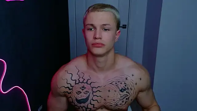James__Noah from StripChat is Freechat