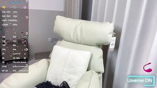 janequeen from StripChat is Freechat