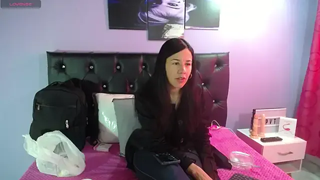 Girls: try live performances with matured performers, from dancing to quirks, in a variety of beautiful sex cams.