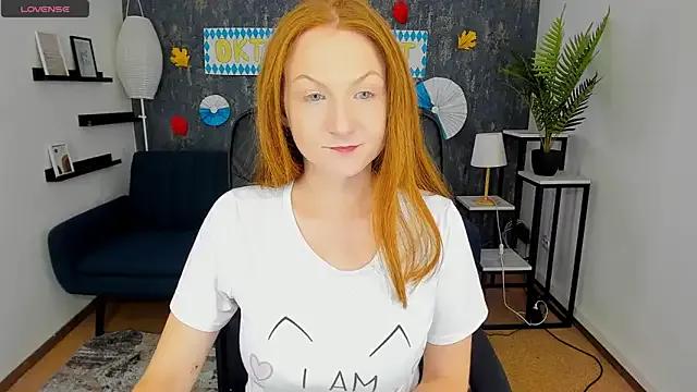 JeannieFox_ from StripChat is Freechat