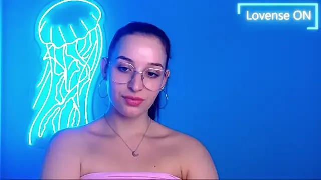 Jessie_Kisss from StripChat is Freechat