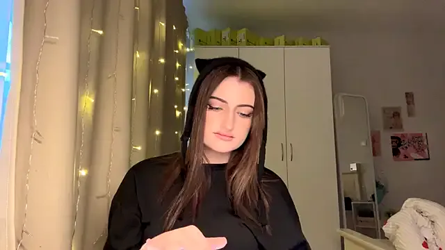 JessMour from StripChat is Freechat