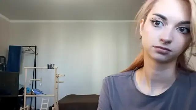 JillianBozak from StripChat is Freechat