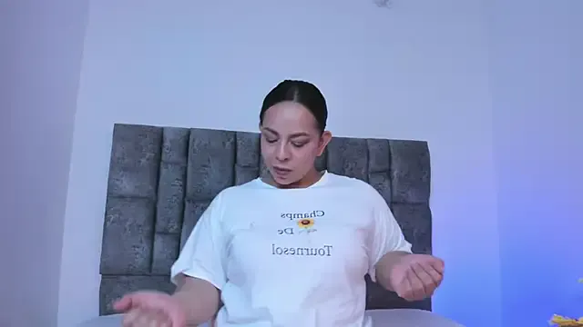 Jimena_chic from StripChat is Freechat