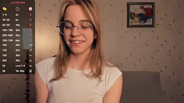 JoanBaggott from StripChat is Freechat