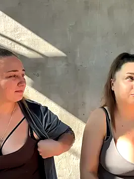 Girls: try live performances with matured performers, from dancing to quirks, in a variety of beautiful sex cams.