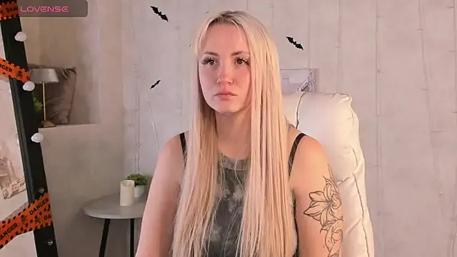 Joyce_Howard from StripChat is Freechat