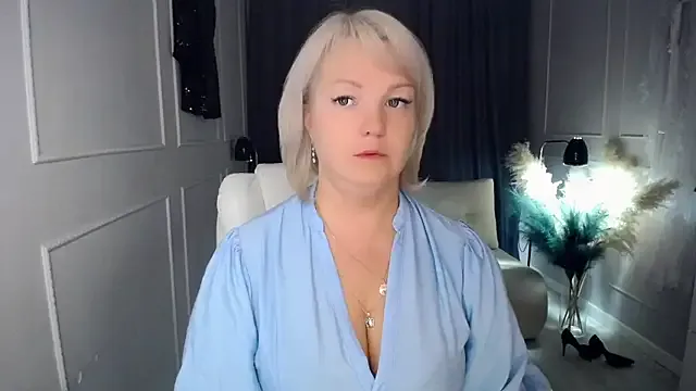 Juarnea from StripChat is Freechat