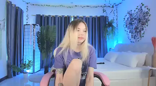 Girls: try live performances with matured performers, from dancing to quirks, in a variety of beautiful sex cams.