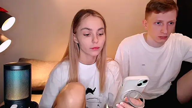 Girls: try live performances with matured performers, from dancing to quirks, in a variety of beautiful sex cams.