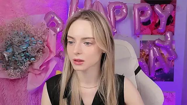 JuliaBrewwer from StripChat is Freechat