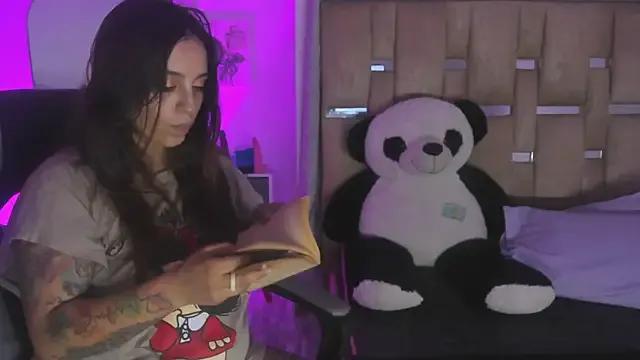 JulianaCarter from StripChat is Freechat