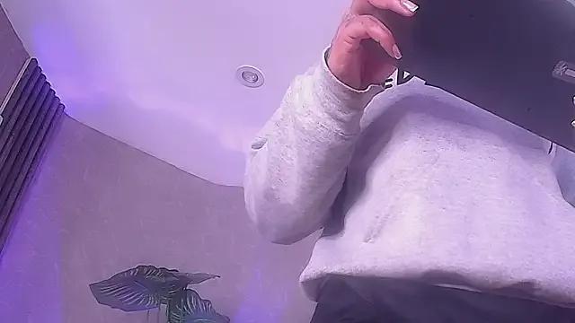 JuliaRose_ks from StripChat is Freechat
