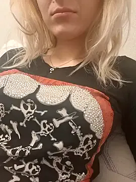 JuliBant666 from StripChat is Freechat