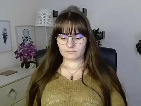 Julie_Diamond from StripChat is Freechat