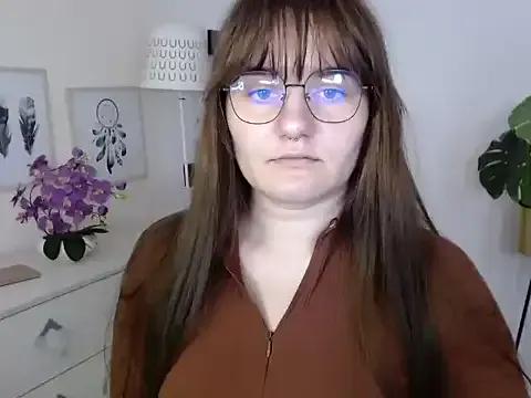 Julie_Diamond from StripChat is Freechat