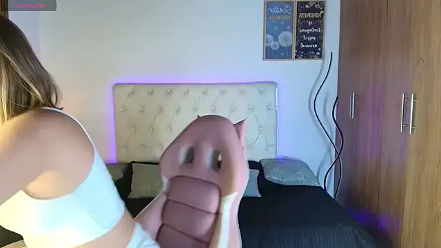 Girls: try live performances with matured performers, from dancing to quirks, in a variety of beautiful sex cams.