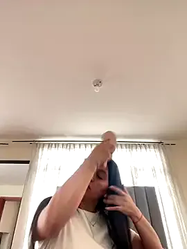 julieta_rossi from StripChat is Freechat