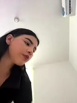 Julietalcl from StripChat is Freechat