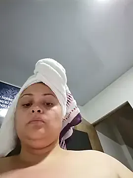 Julietta_1602 from StripChat is Freechat