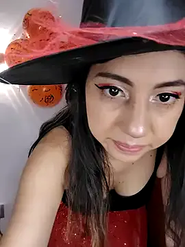 julietta_maxi from StripChat is Freechat