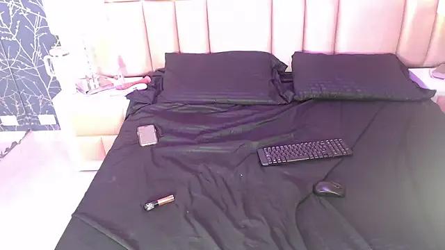 JulitPink from StripChat is Freechat