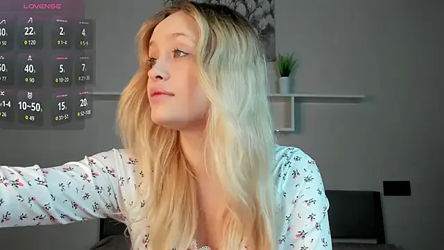 Julliakoill on StripChat 