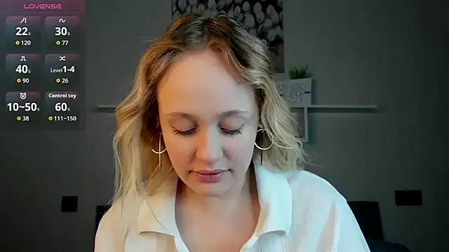 Julliakoill on StripChat 