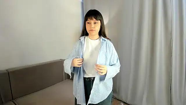 JullieRiley from StripChat is Freechat