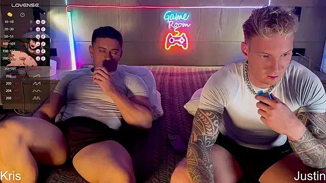 Girls: try live performances with matured performers, from dancing to quirks, in a variety of beautiful sex cams.