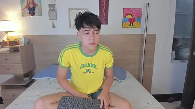 Girls: try live performances with matured performers, from dancing to quirks, in a variety of beautiful sex cams.