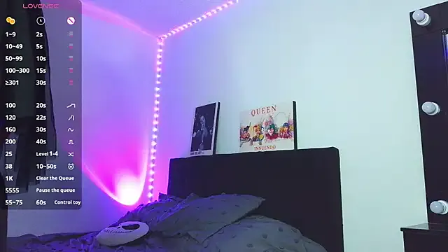 JustMeghan from StripChat is Freechat