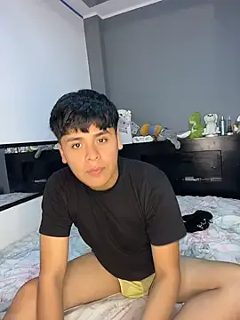 Kailertwink from StripChat is Freechat