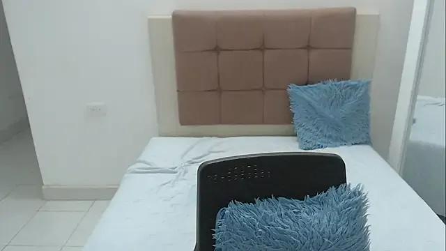 kami_guzman from StripChat is Freechat