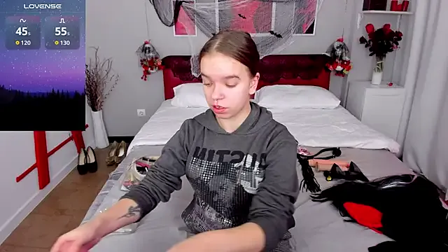 KamilaPeach from StripChat is Freechat