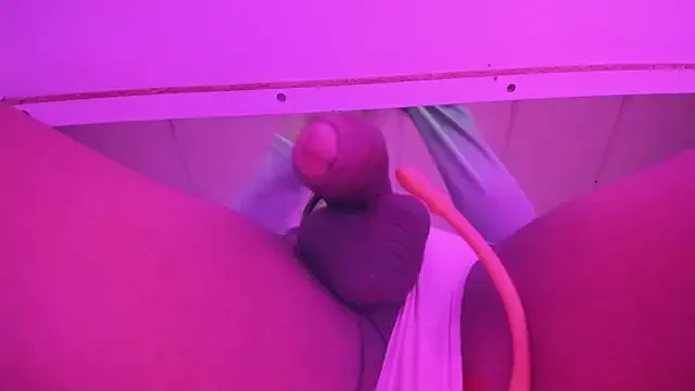 Kamilasalazar from StripChat is Freechat