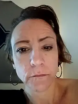 Karebearz1 from StripChat is Freechat