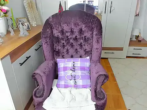 karenncougar from StripChat