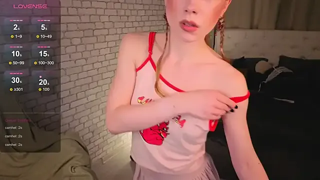 KarenSmitht from StripChat is Freechat