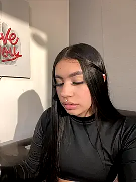Karina16_pink from StripChat is Freechat
